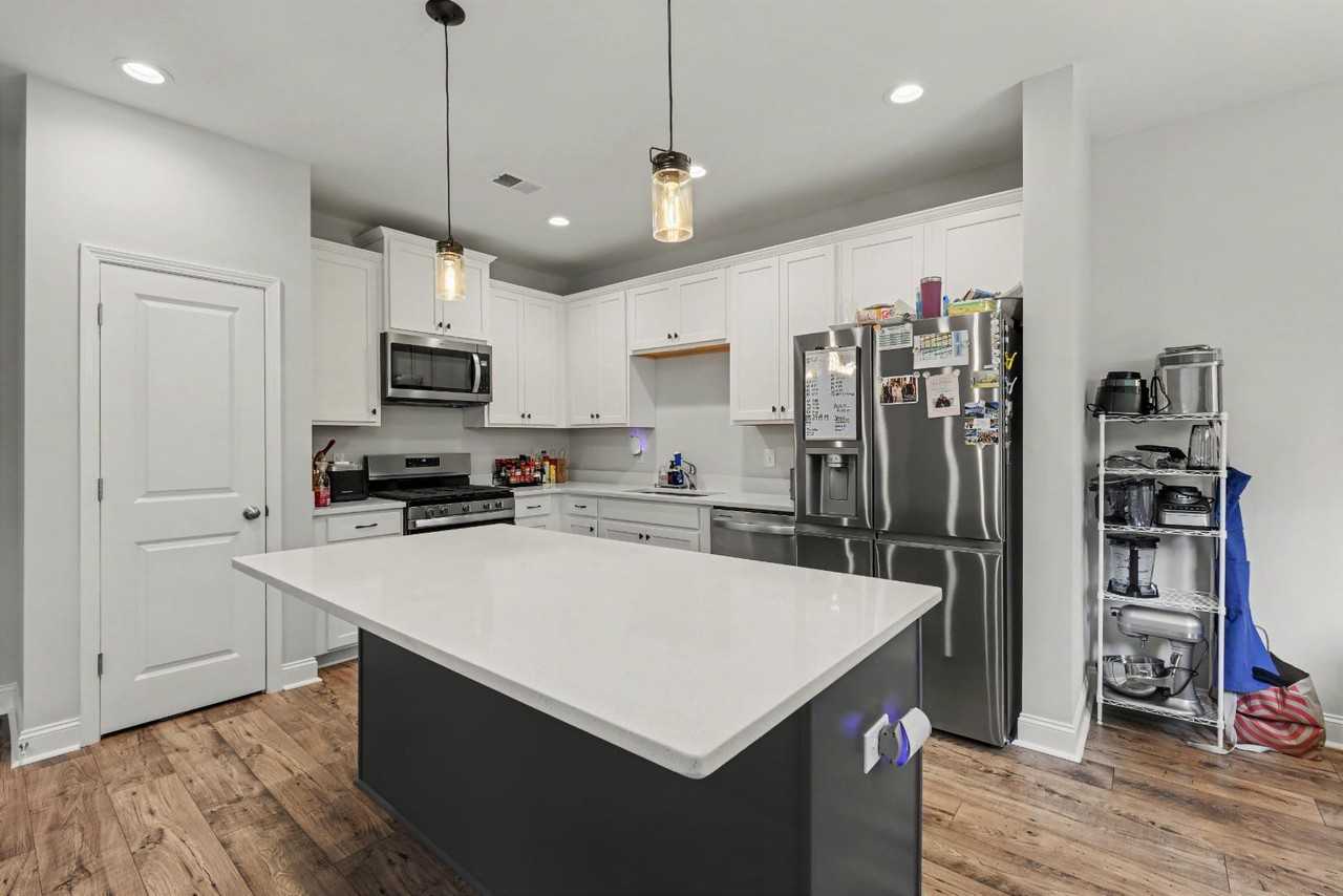 341 Chapman Cir - Photo 7 of 11
