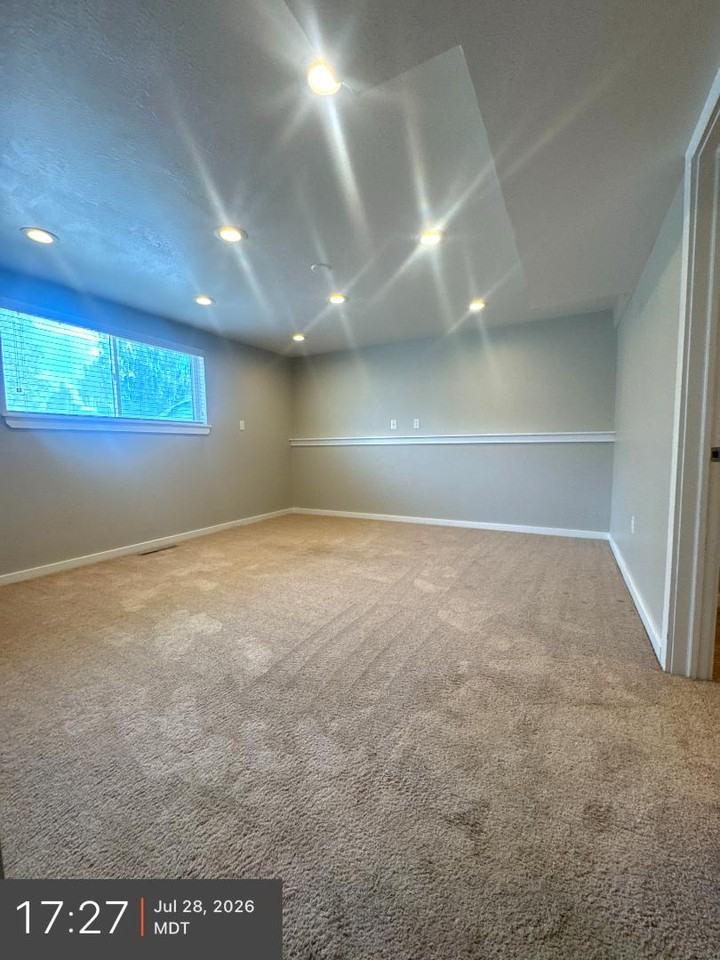 Bsmt Apartment 555 E 170 S - Photo 5 of 10