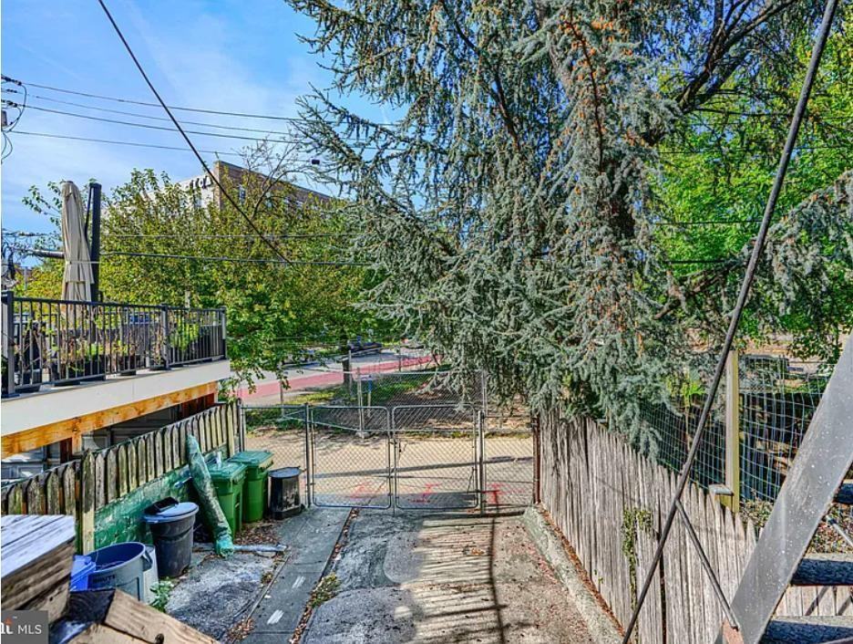 1906 Mount Royal Ter - Photo 7 of 10