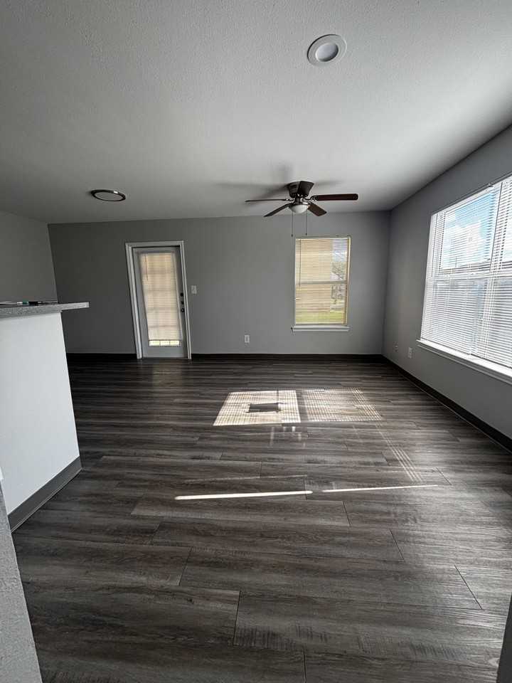 2601 Sarah Avenue-461 #461-50 - Photo 6 of 11