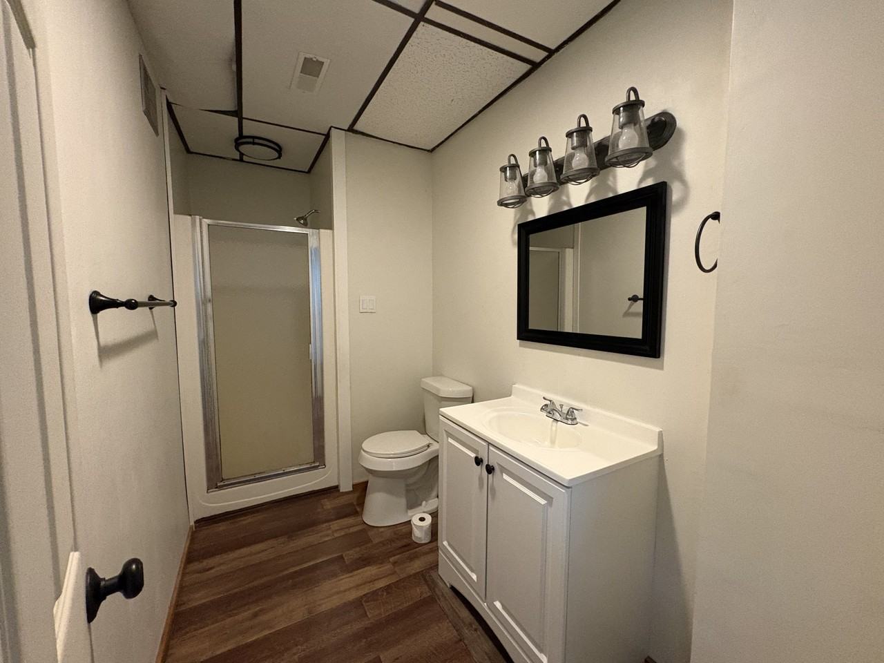 931 S Fancher Ave #B - Photo 6 of 8
