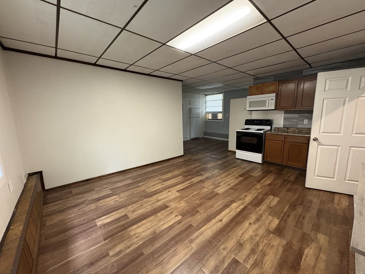 931 S Fancher Ave #B - Photo 7 of 8