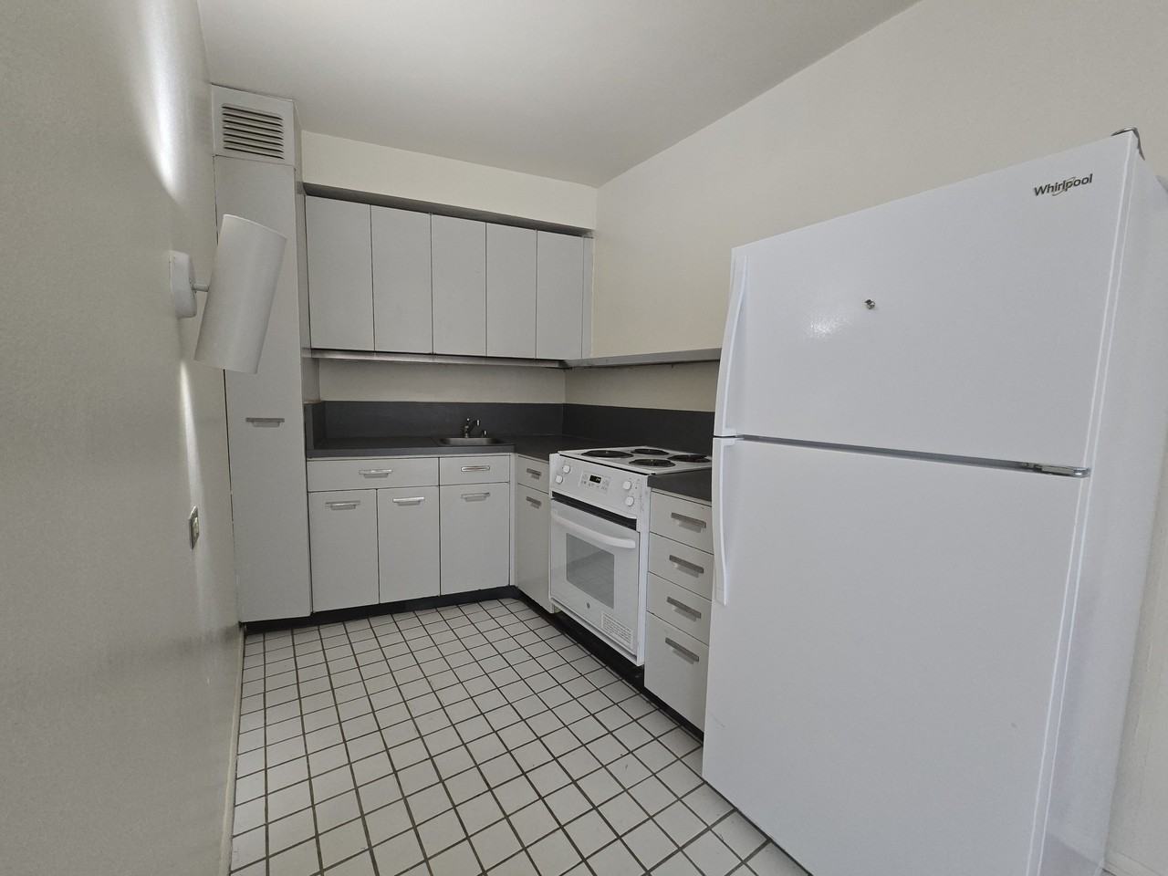 300 North State Street - 2626Unit 2626 #2626 - Photo 3 of 10