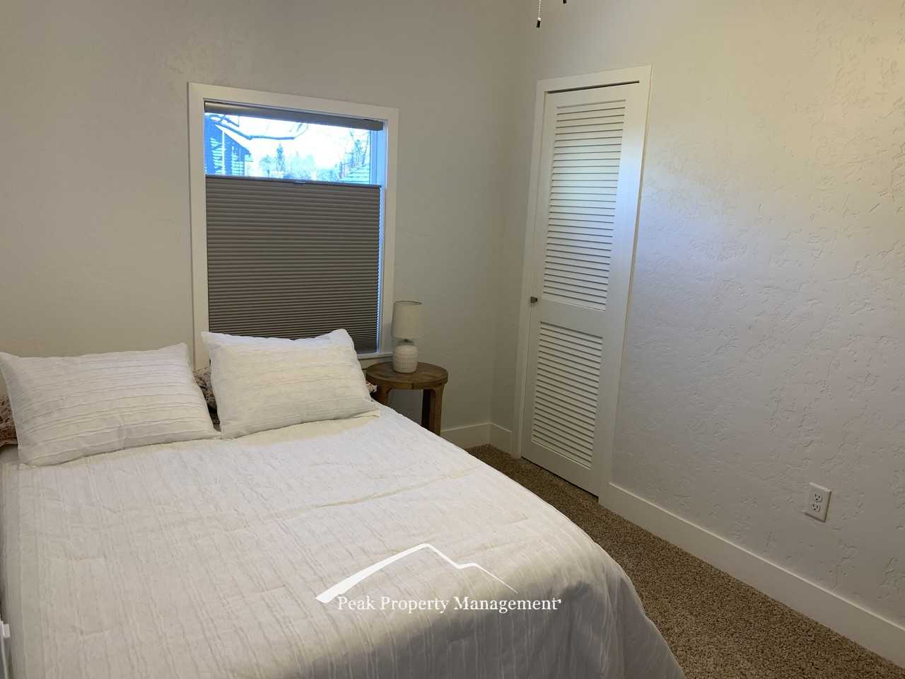 1100 S Broxon St #1 - Photo 6 of 20