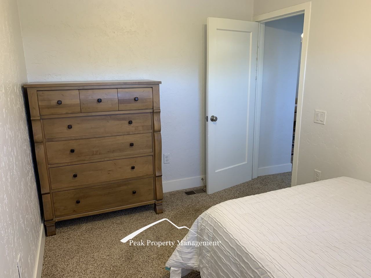 1100 S Broxon St #1 - Photo 7 of 20