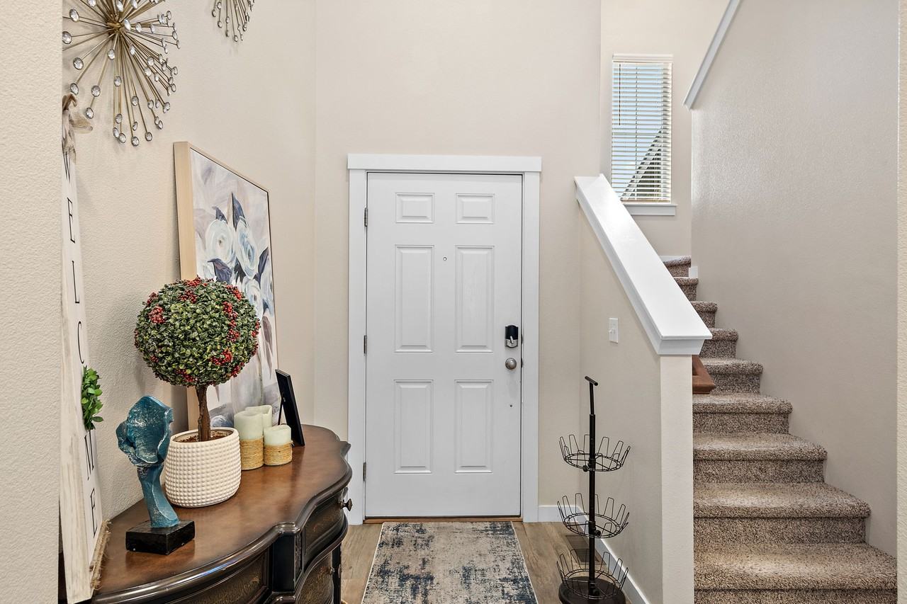 663 W Archerfield St #1 - Photo 2 of 37