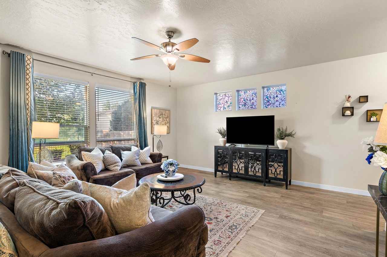 663 W Archerfield St #1 - Photo 5 of 37