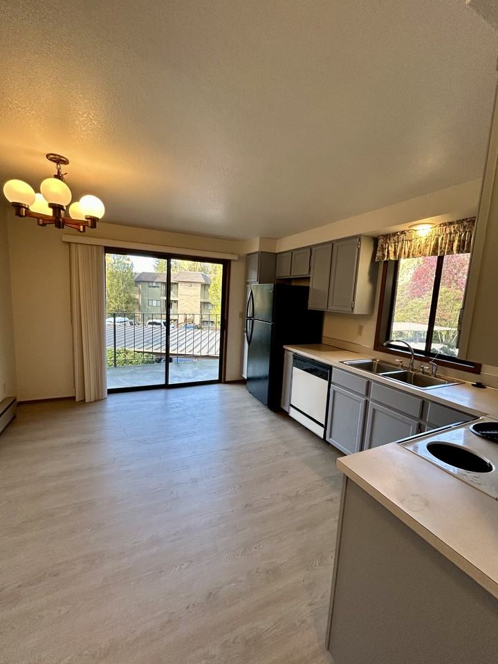 331 14th St #331-14th - Photo 5 of 13