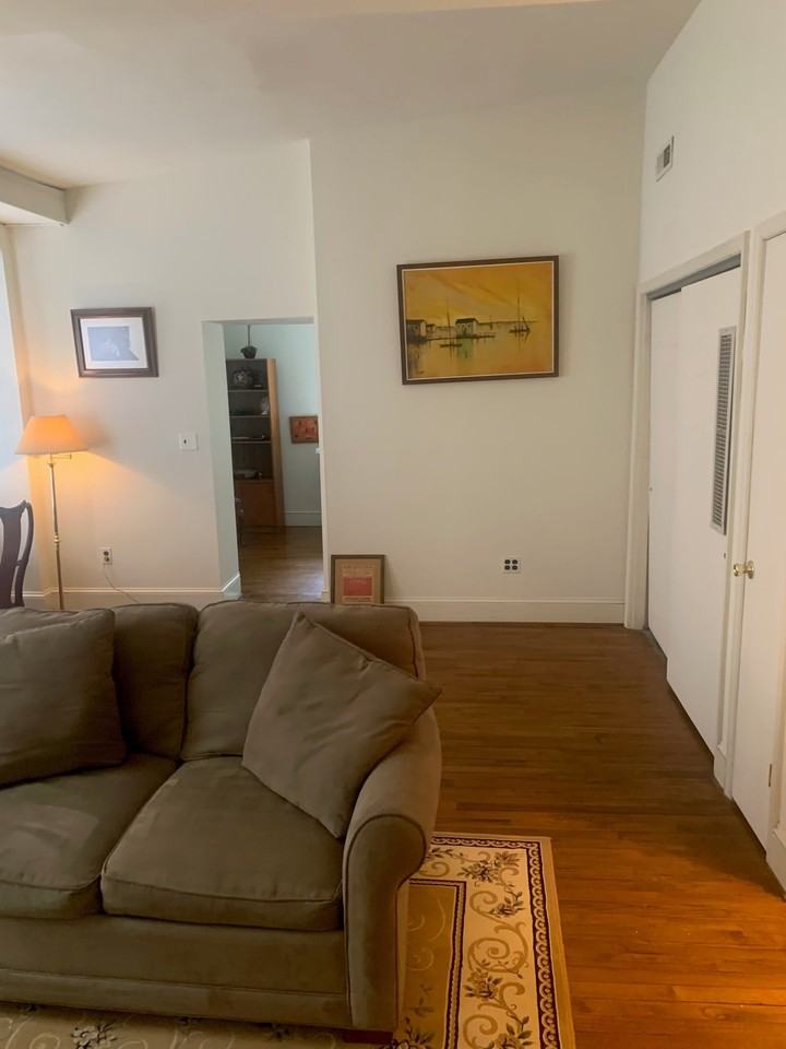 817 N Jackson St #2 - Photo 3 of 14