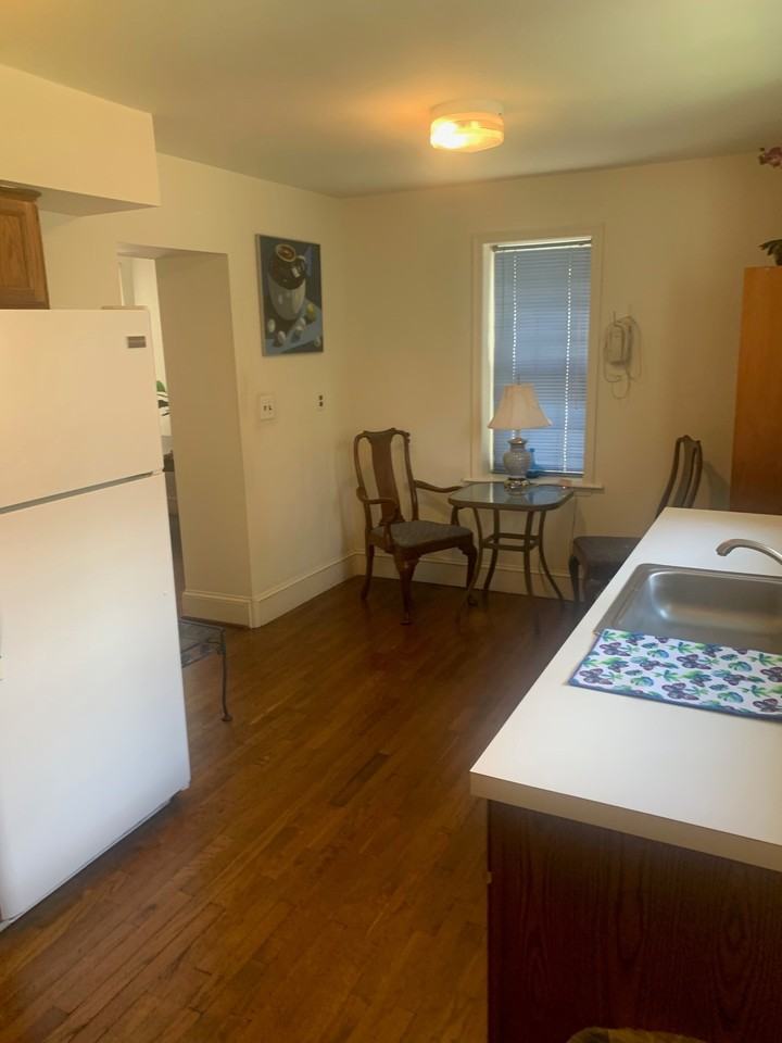 817 N Jackson St #2 - Photo 6 of 14