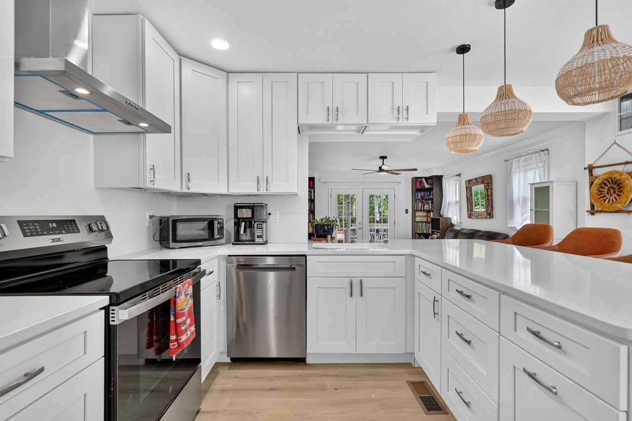 327 Ashby St #1 - Photo 6 of 31