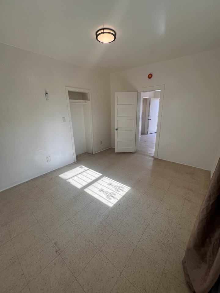 132 W Lincoln St #1 - Photo 3 of 9