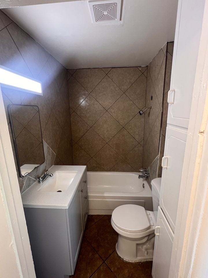 132 W Lincoln St #1 - Photo 4 of 9