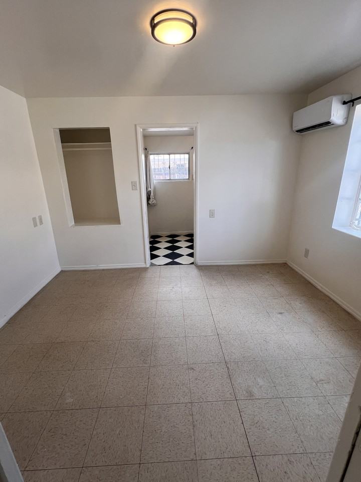 132 W Lincoln St #1 - Photo 5 of 9