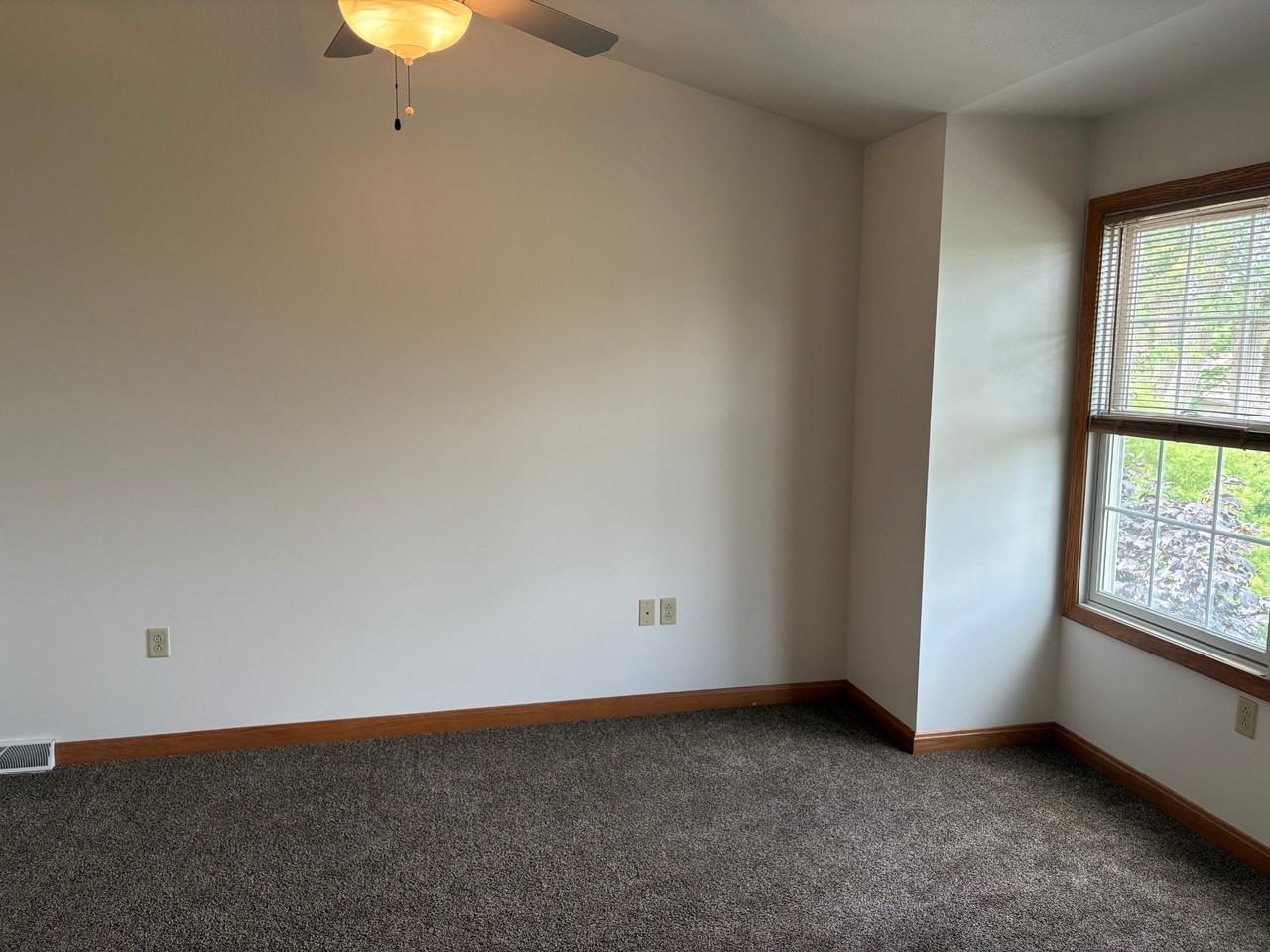 4139 Wood Hills Dr #1 - Photo 6 of 9