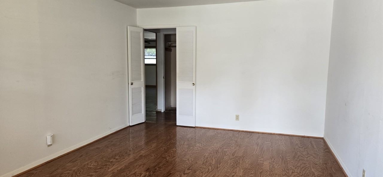 1814 Linwood Rd #1 - Photo 5 of 9