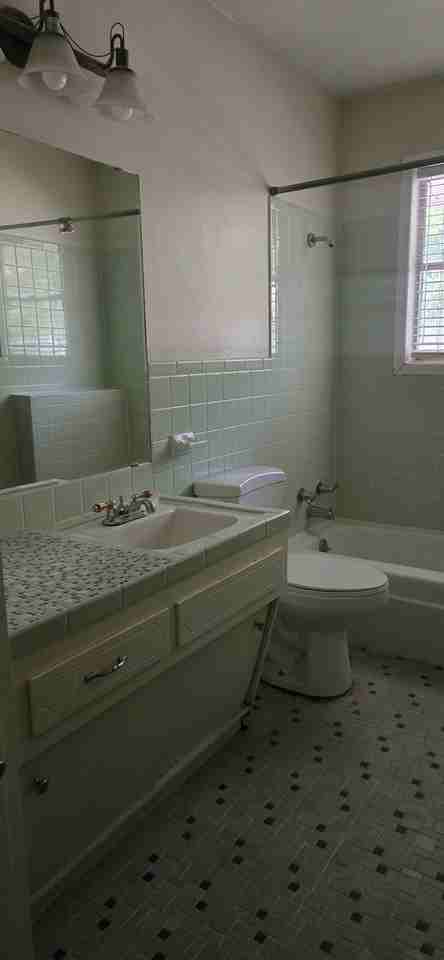 1814 Linwood Rd #1 - Photo 7 of 9