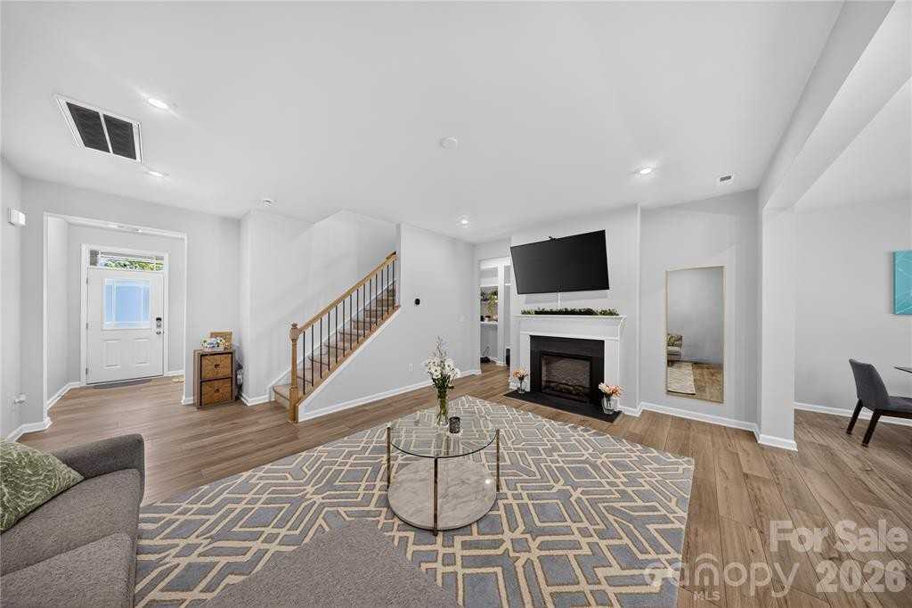 14938 Tamarack Dr #1 - Photo 2 of 10