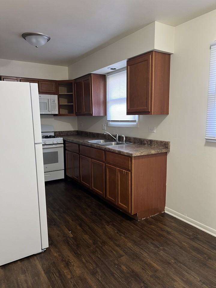 1832 Joppa Ave #1 - Photo 3 of 6