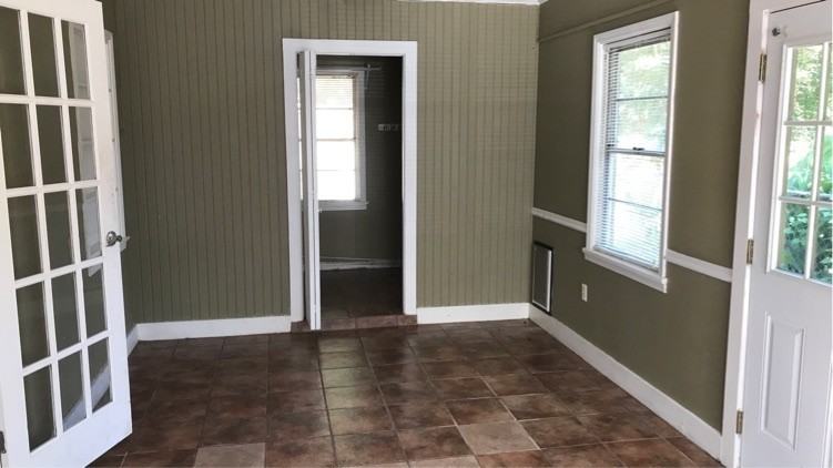 709 Center St #1 - Photo 4 of 14