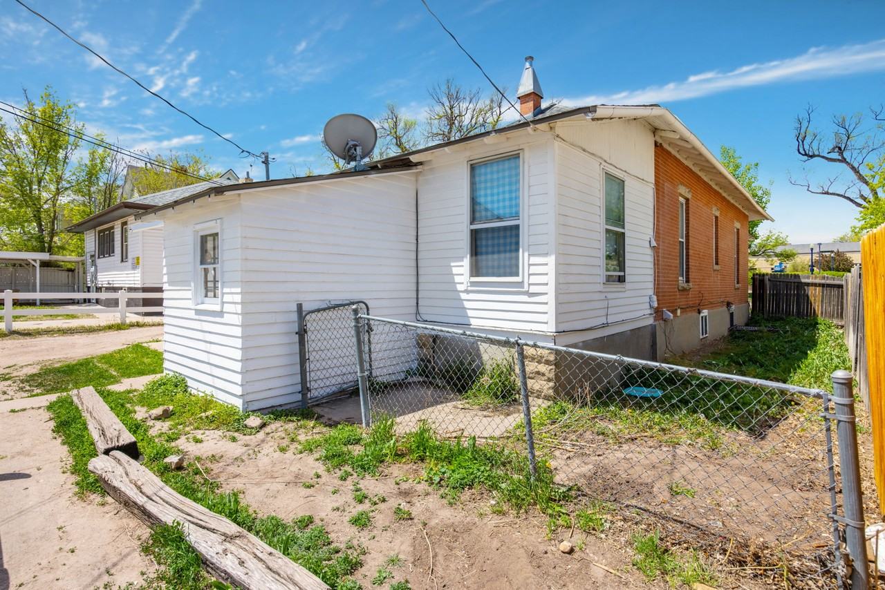 1826 8th Ave #B - Photo 5 of 23