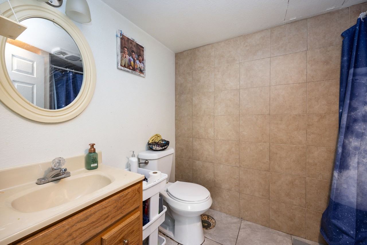 1826 8th Ave #B - Photo 7 of 23