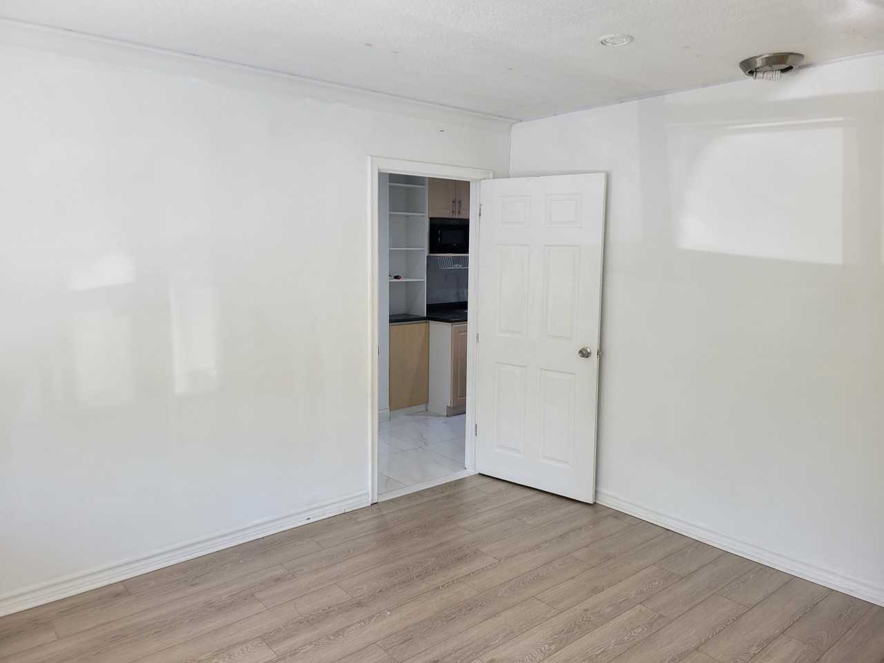 2646 Victoria Park Avenue #B - Photo 3 of 11