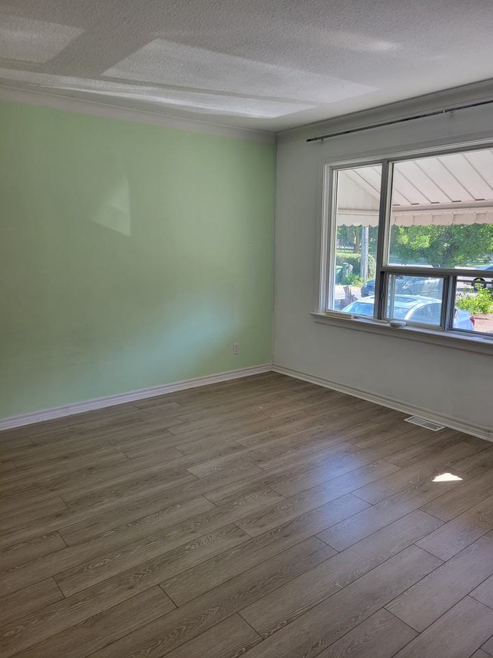 2646 Victoria Park Avenue #B - Photo 4 of 11