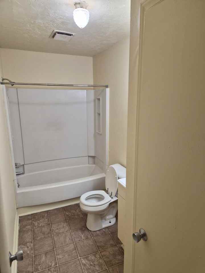 803 Springfield Rd #A - Photo 6 of 8