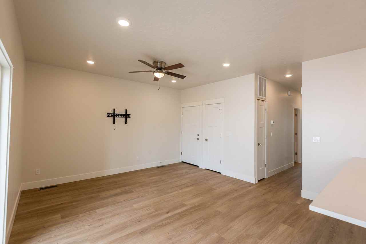 1800 7th Ave N #101 - Photo 4 of 26