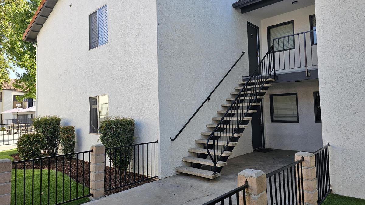 3200 Spring St - Photo 5 of 19