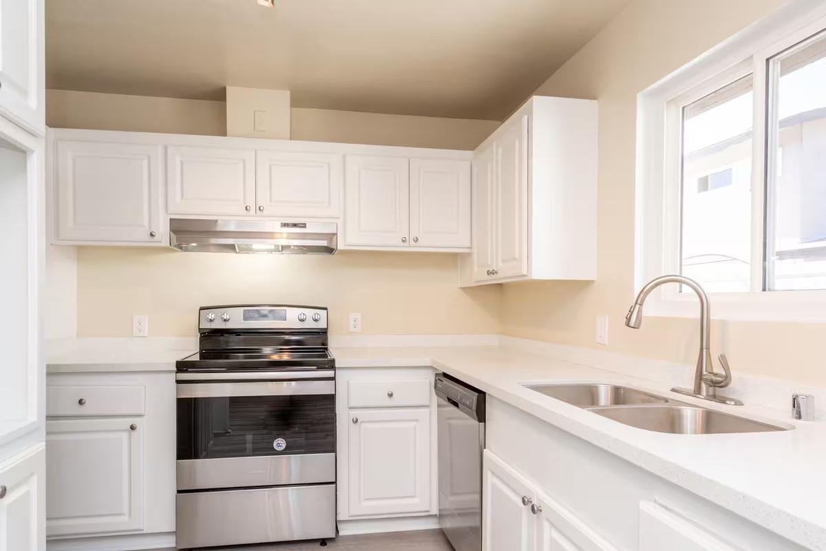 6968 Campus Dr - Photo 6 of 24