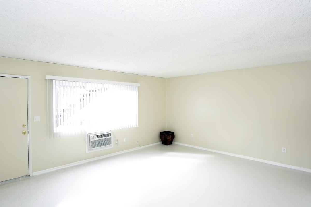 6968 Campus Dr - Photo 3 of 24