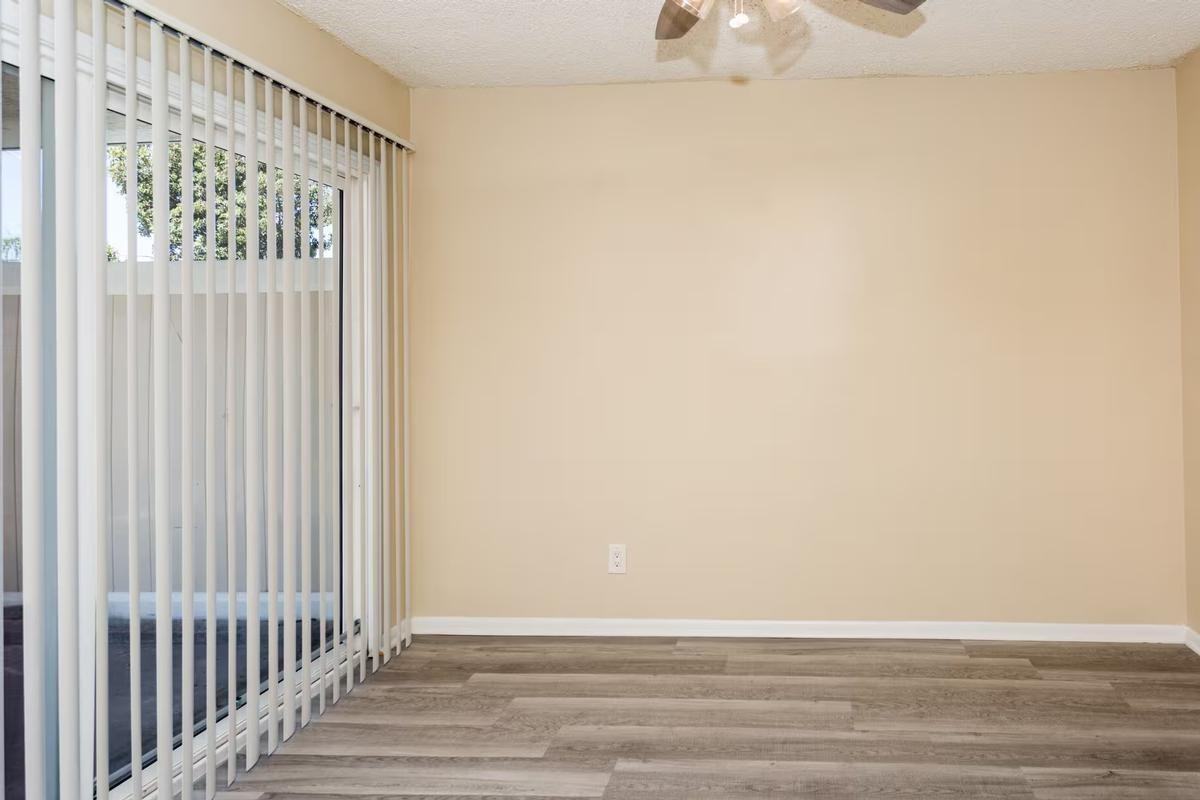 6968 Campus Dr - Photo 4 of 24