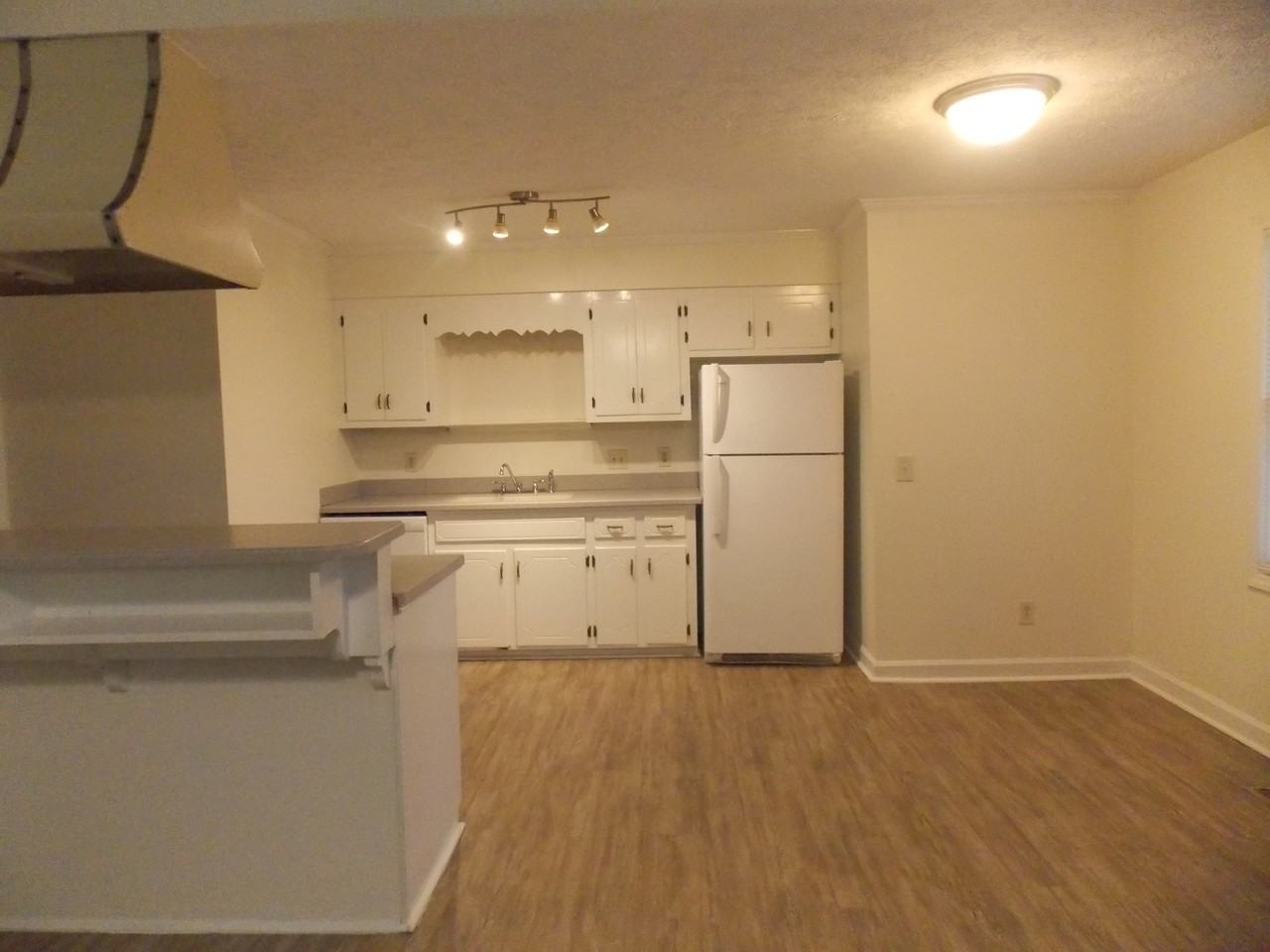 706 Plantation Dr #706 - Photo 3 of 10