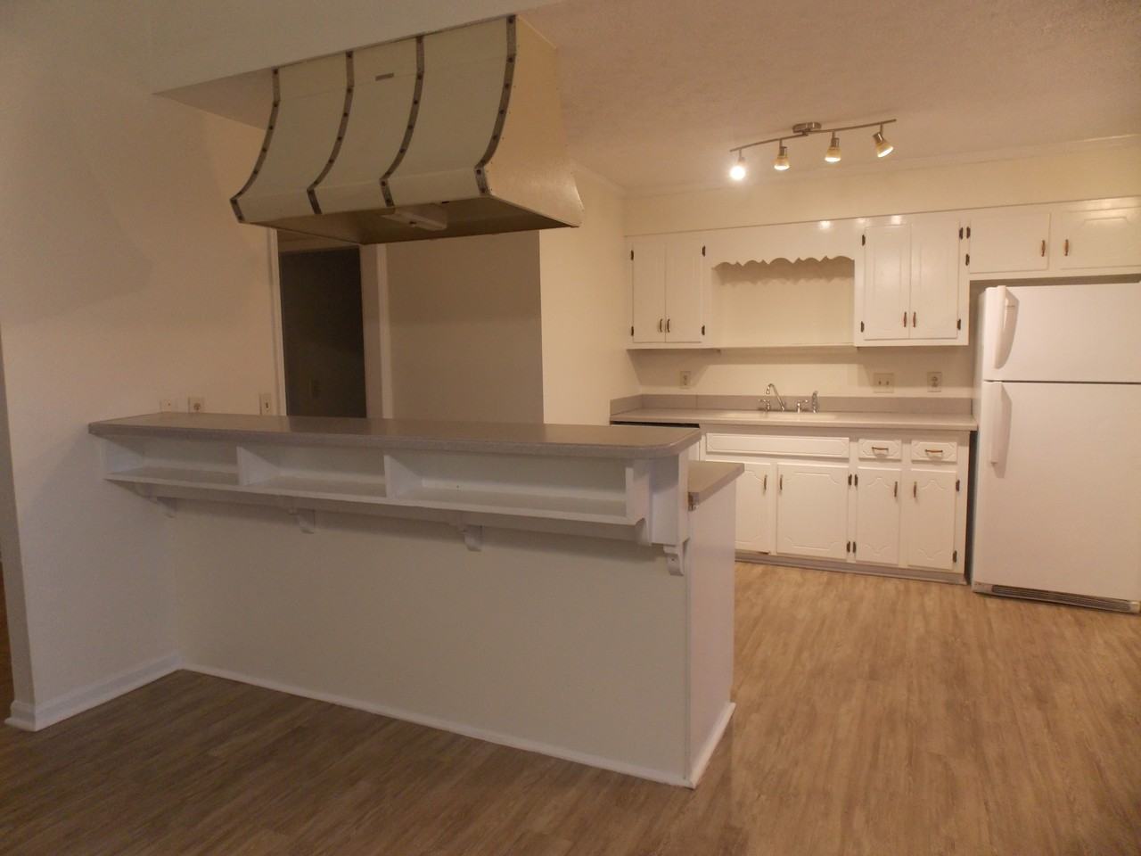 706 Plantation Dr #706 - Photo 4 of 10