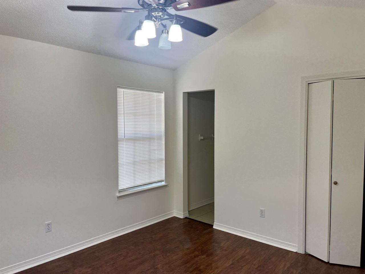 Estate Cir #1 - Photo 4 of 19