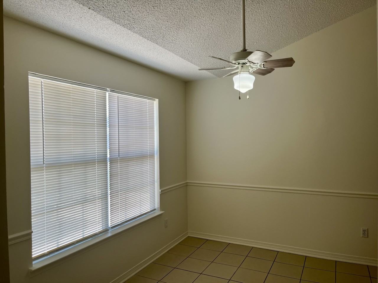 Estate Cir #1 - Photo 6 of 19