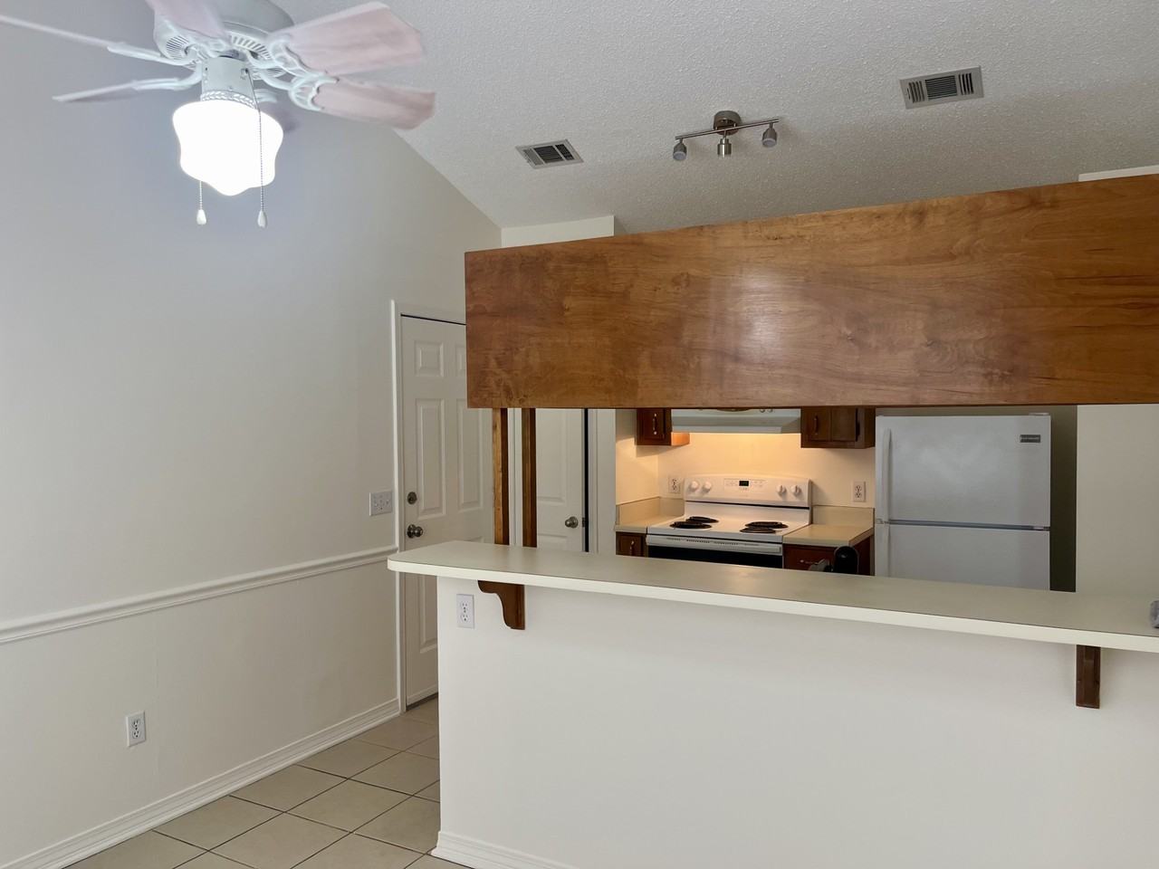Estate Cir #1 - Photo 7 of 19