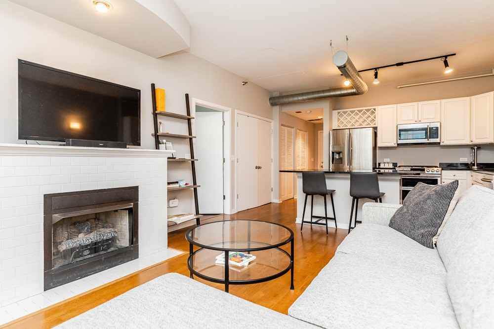 909 West Washington Boulevard - 707Apt 707 #707 - Photo 4 of 11