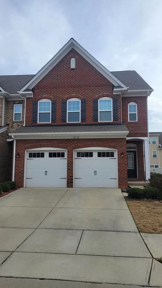 107 Dellbrook StreetUnit E #E - Photo 5 of 24