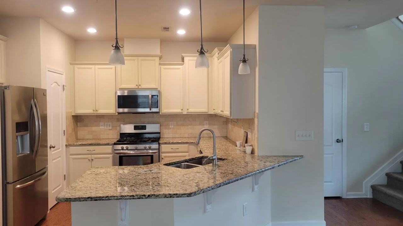 107 Dellbrook StreetUnit E #E - Photo 7 of 24