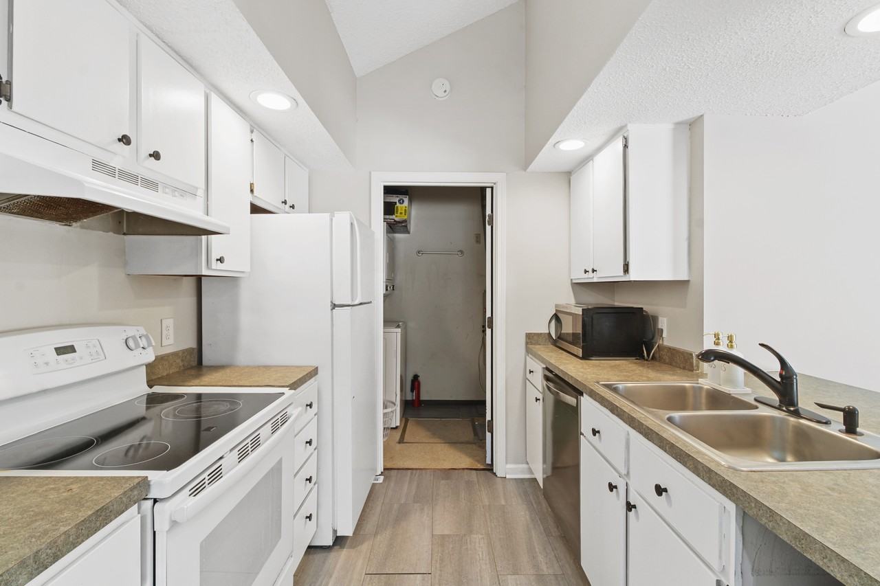 2304 Melrose Dr #A - Photo 3 of 22