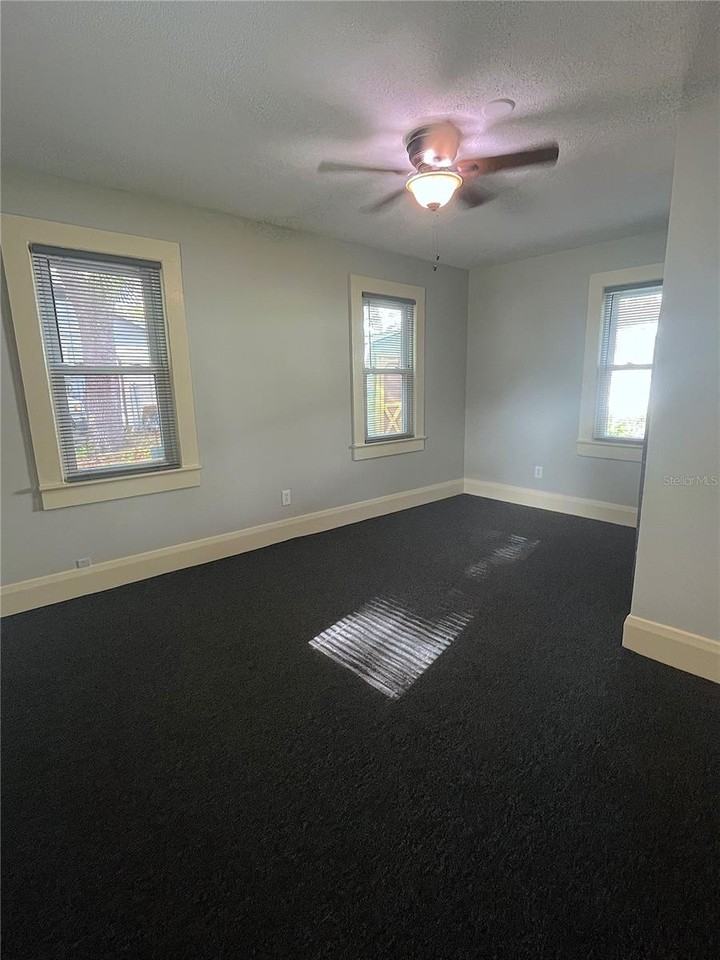 402 W Paris St #1 - Photo 4 of 17