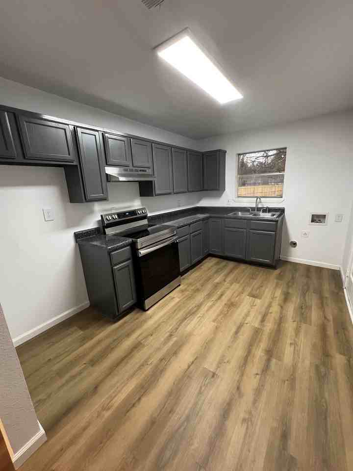 309 S Park St #1 - Photo 2 of 13
