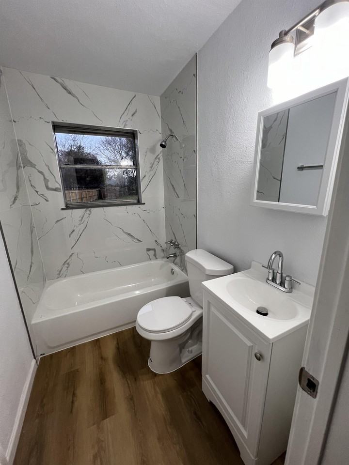 309 S Park St #1 - Photo 6 of 13