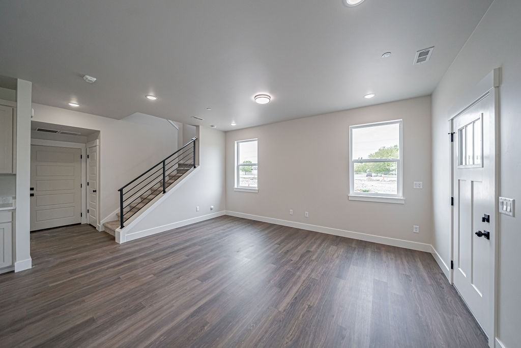 Huntshire Avenue 3 Mid - 2991 #2991 - Photo 2 of 35