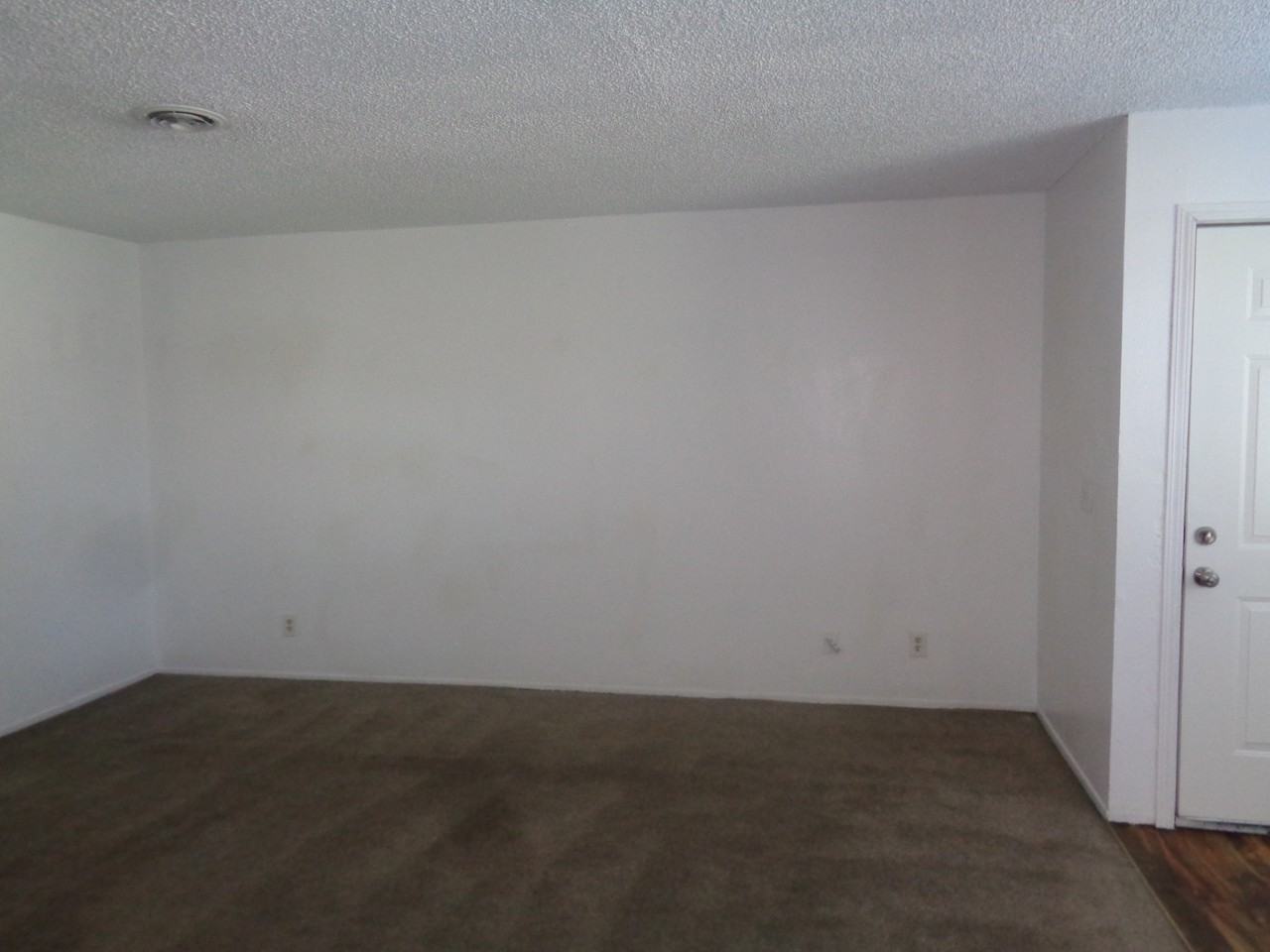 1332 Hobart Dr #4 - Photo 3 of 11