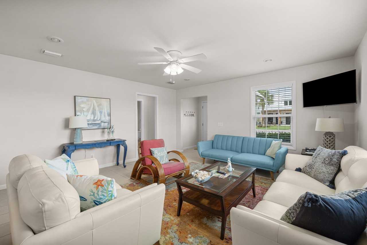 220 15th St #1 - Photo 7 of 36