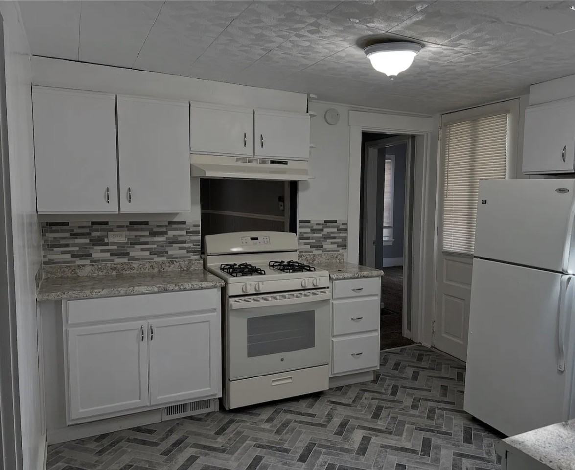 11313 Reading Road #B - Photo 4 of 14
